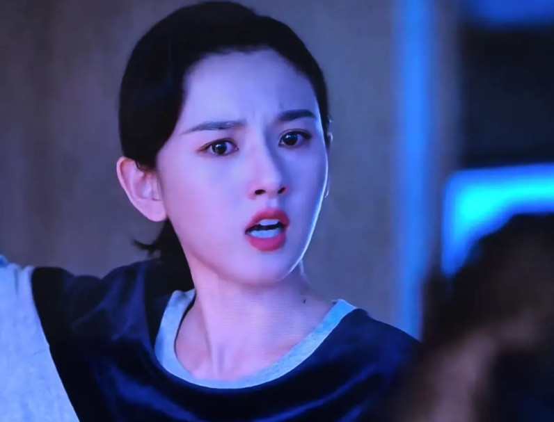 难怪宋祖儿在《淬火年代》里的表演不讨人喜欢！第26集，腾飞生产遇到资金困难，柳钧