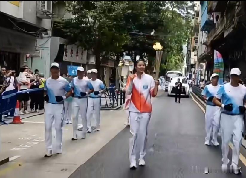 龚翔宇也是当上火炬手了！全运会第41棒火炬手，来自我们中国女排的队长、江苏女排队
