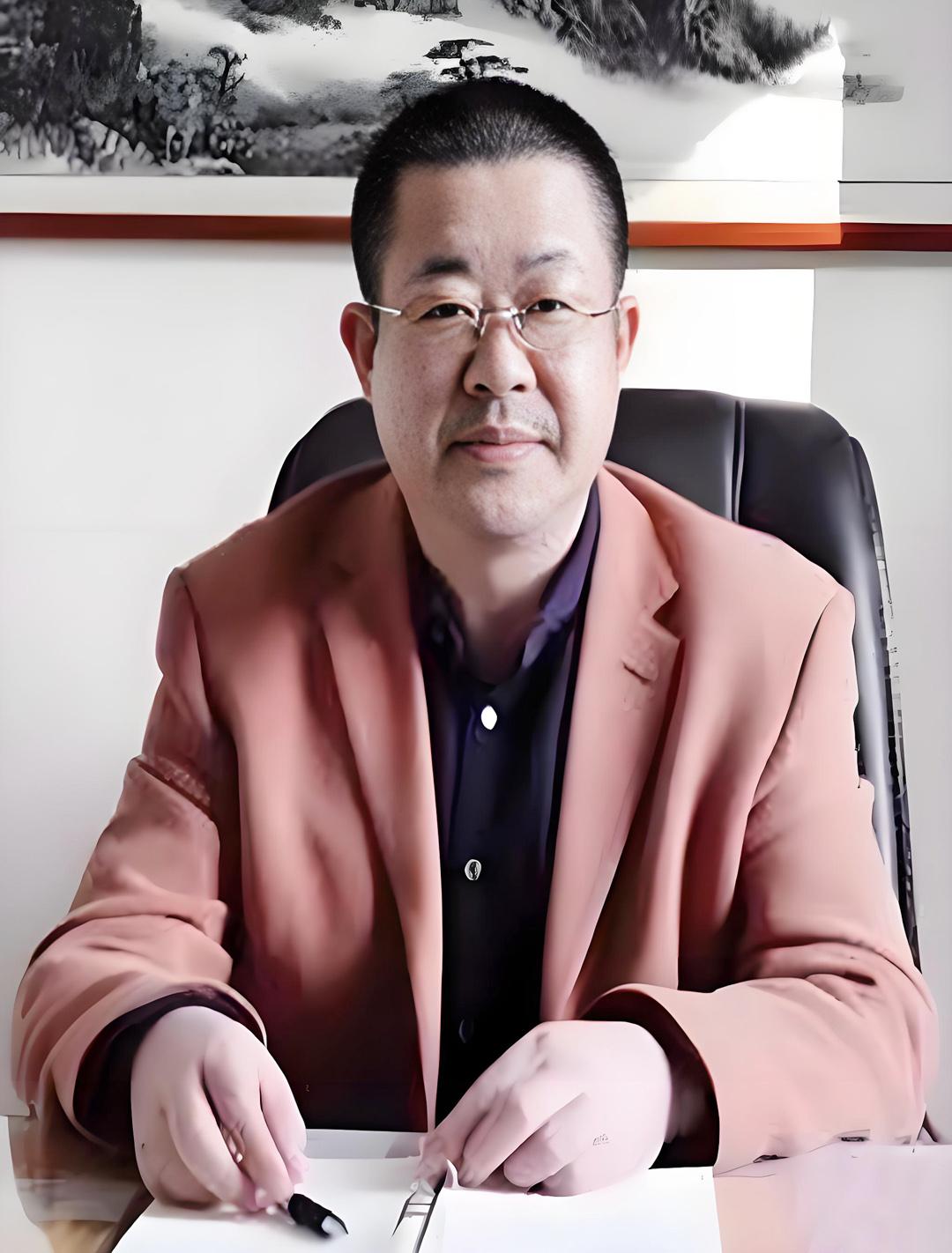 刚刚刷到南京市六合区人民医院的崔院长，原来他毕业于南京医科大学临床医学专业，跟我