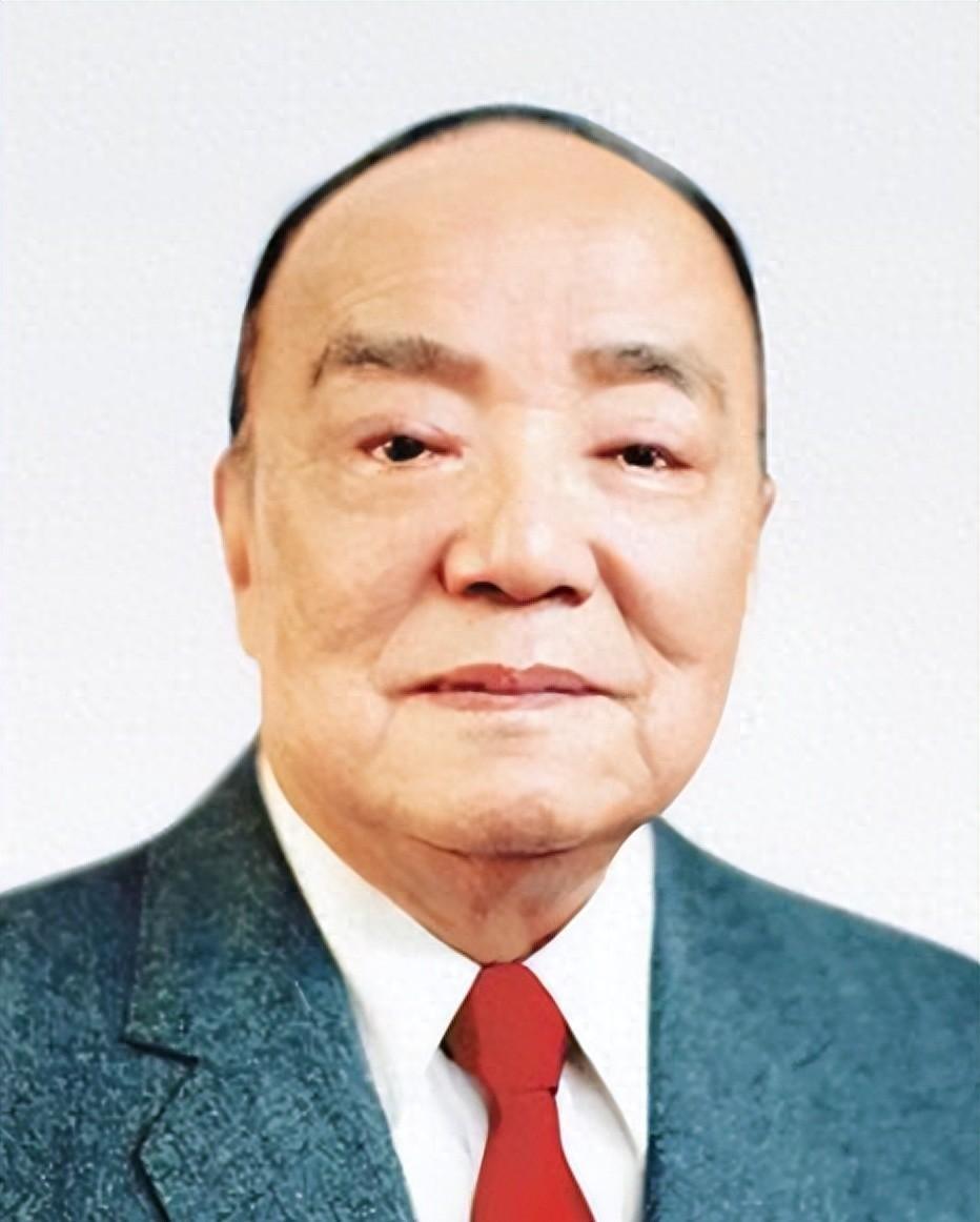 1960年毛主席因某事生气，总理主动劝说，杨尚昆叶子龙向他认错，这是什么情况？