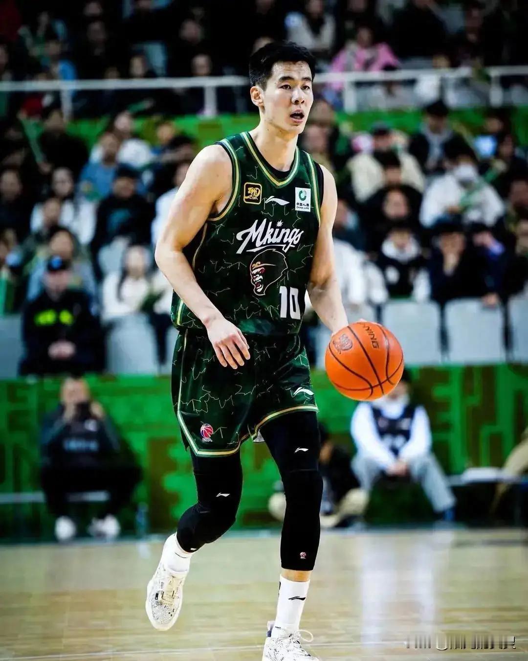 男篮集训名单槽点满满，内线矮一截，得分王落选看不懂！中国男篮新