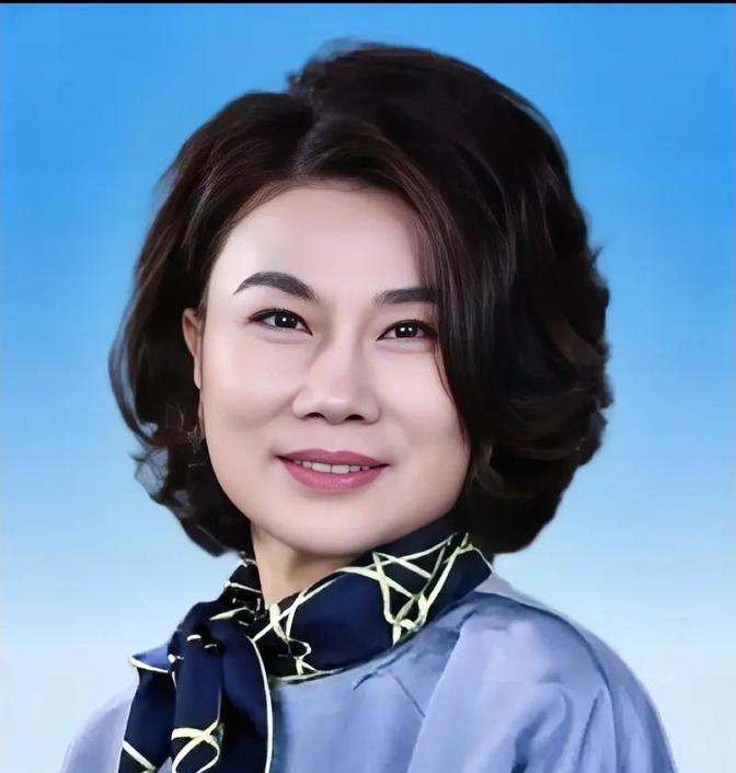 一次，俞敏洪问董明珠：“为什么你丈夫去世将近30年你都没有再婚？”董明珠也不藏着
