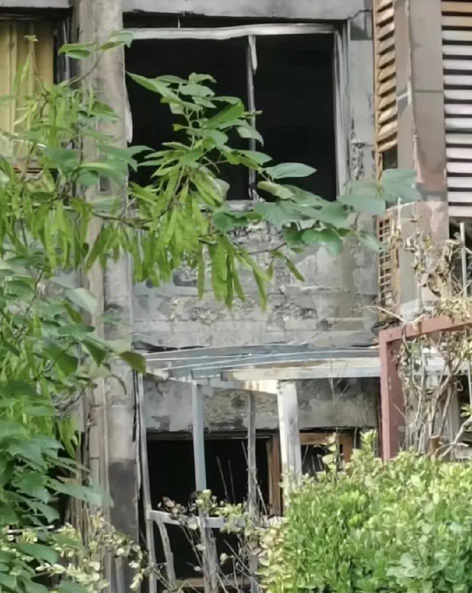 开封圣桦城着火及时扑灭了损失不小火势一开始那么凶猛和一楼院子里堆积太