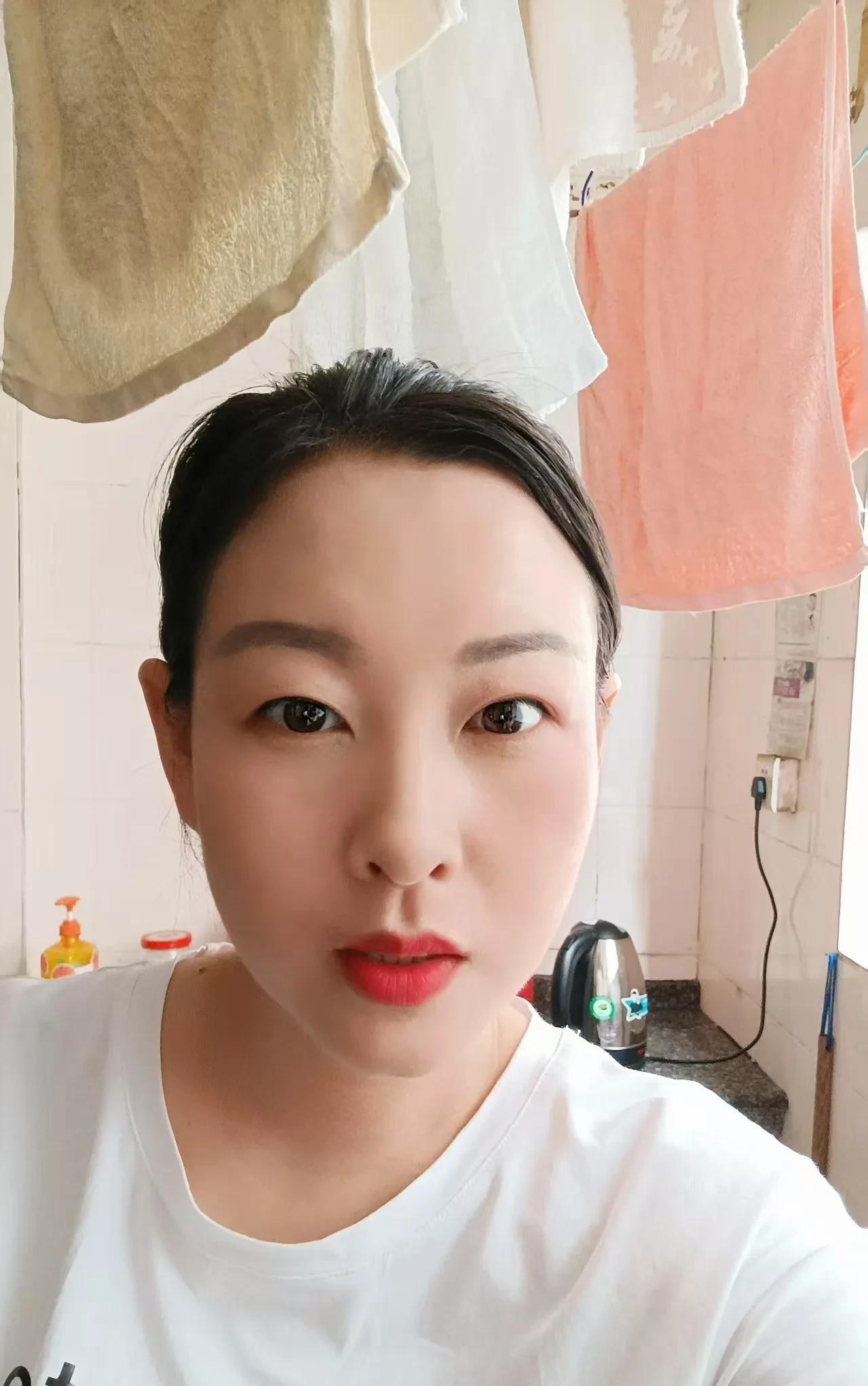 今天要结束襄阳之旅今晚6点退房开启广州之旅早上5点多饿醒了穿着酒店拖鞋出