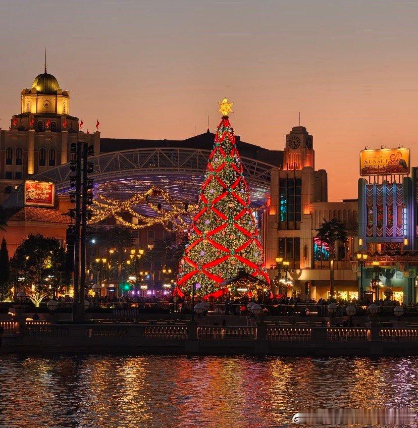 🌟🌟夜空中最亮的星大家看过无数圣诞树，注意过树顶的星星吗？时光倒退2000多