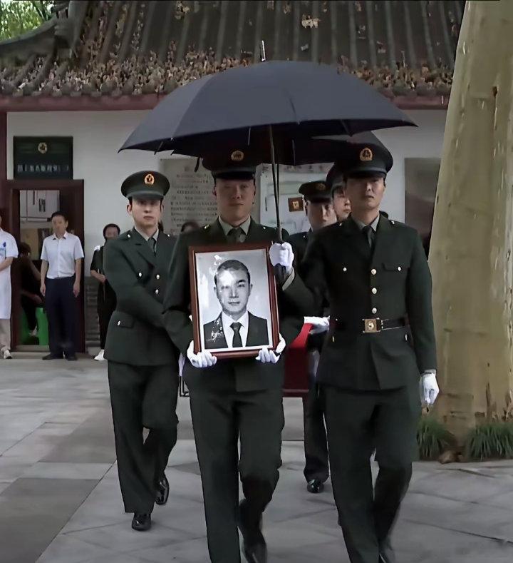 据彭水融媒，8月6日上午，彭水龚宝冬烈士安葬仪式在彭水自治县烈士陵园举行。县委书