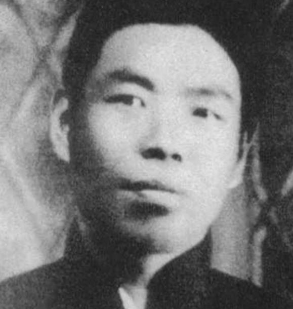 1951年深秋，沈阳公安部门在镇反工作中，抓获了潜伏多年的军统特务佟荣功，审讯过