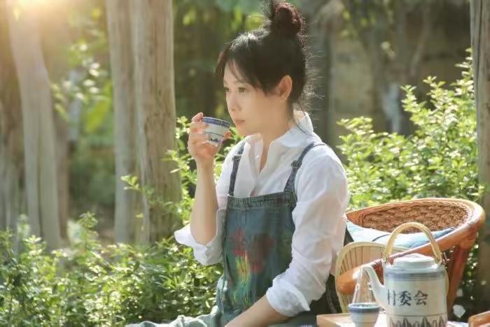 刘若英的婚姻太“自我”了！和老公婚后不睡一张床。这是婚前两人的约定。一块进家，一