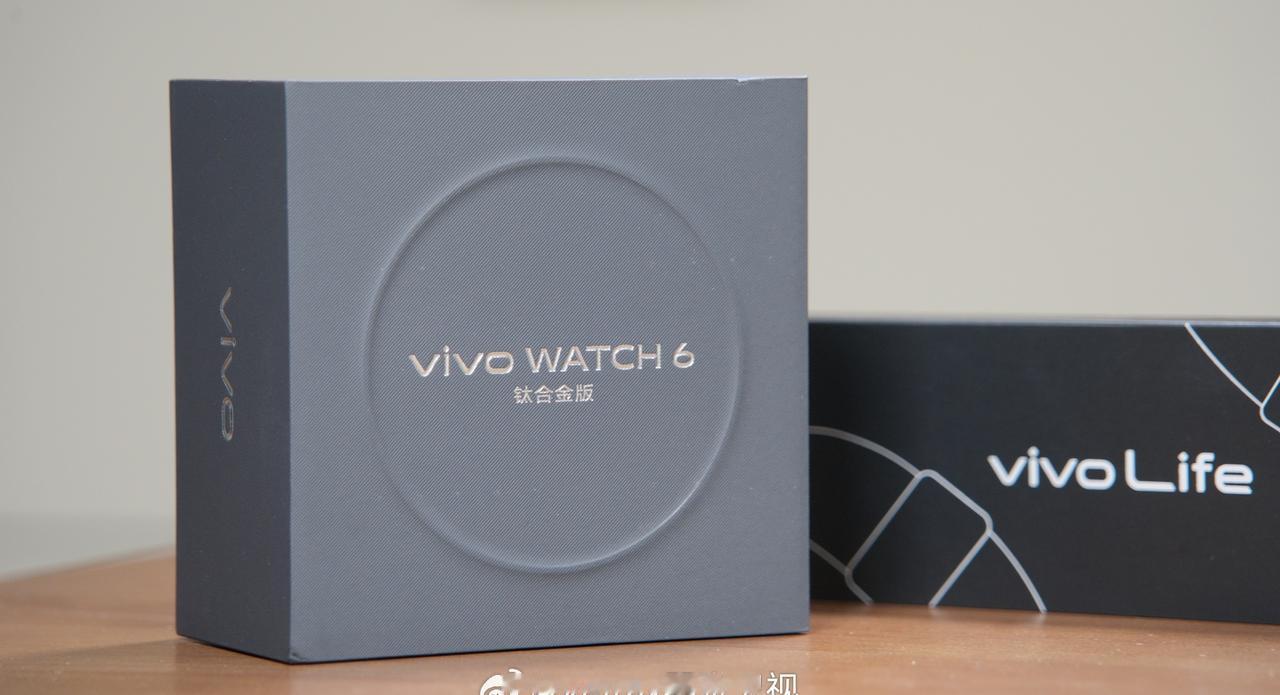 vivoWatch6，重回硬朗风格设计的蓝厂智能手表产品。蓝宝石玻璃表镜