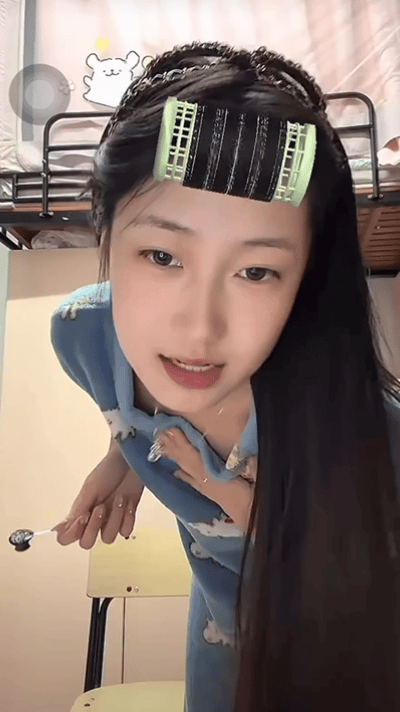这小项链好看​​​​