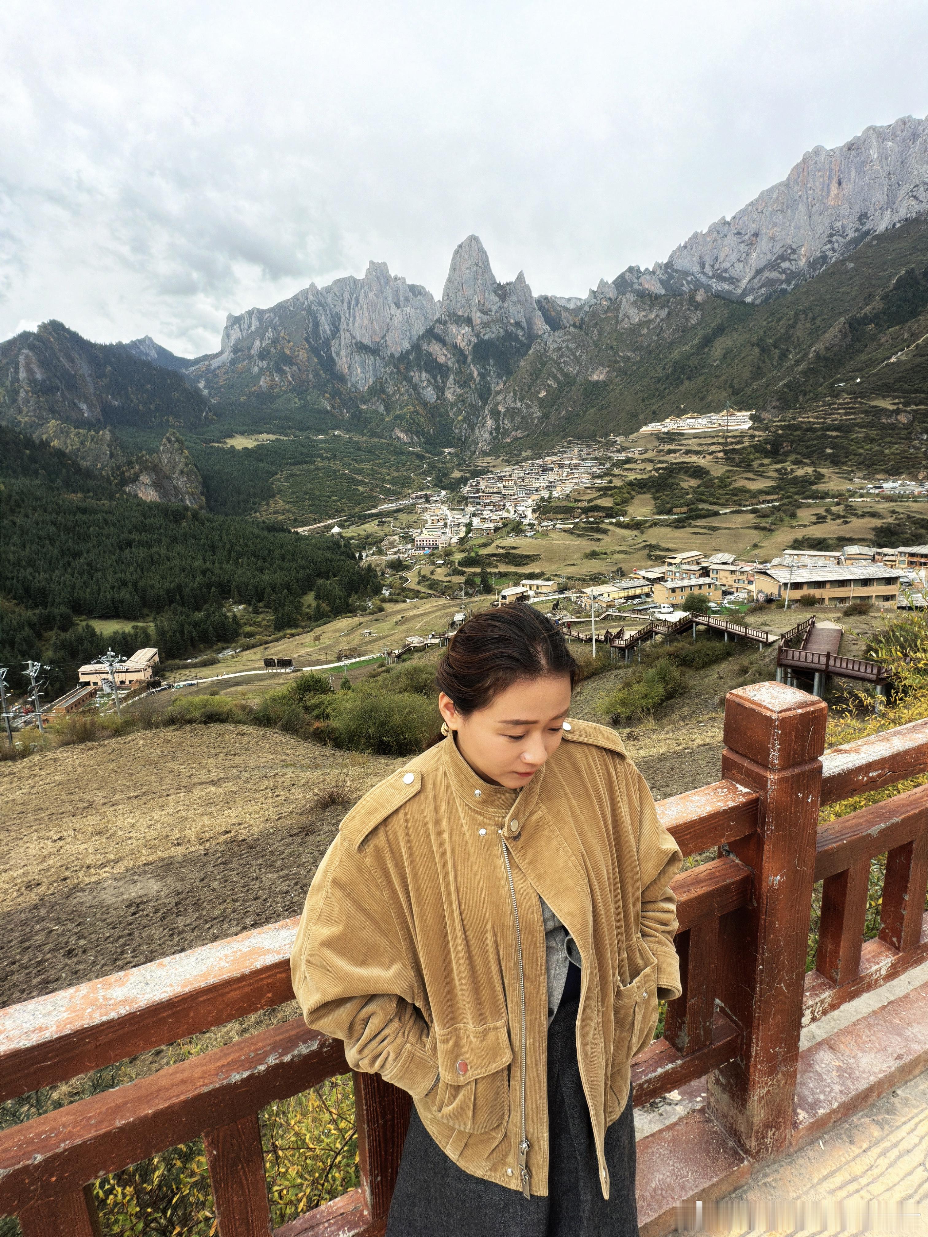 两个人第一次一起的自驾旅行，路上看到各种绝美风景，改变了我对自驾的刻板印象，给全程开了两千多公里和凌
