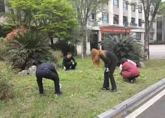 辍学、网恋、住桥洞，一顿番茄炒蛋把他拉回来！2026年4月，武汉一个16岁的