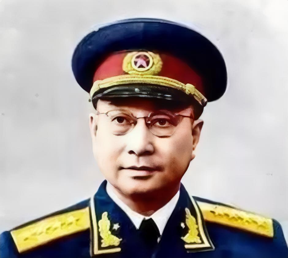 1952年，炮弹专家沈毅被判处死刑，为了捞人陈赓先斩后奏，来到中南海找毛主席，和