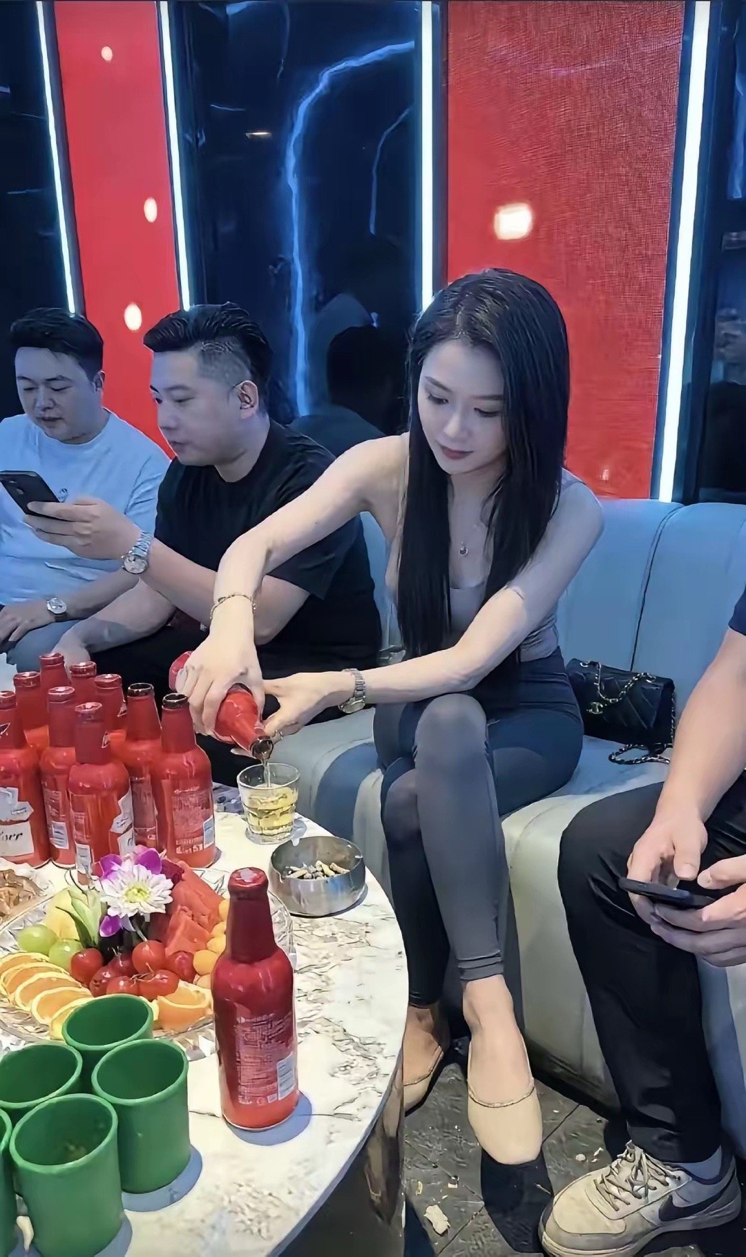 实话实说，我感觉很多普通人一辈子都可能见不到这个场面！​​​
