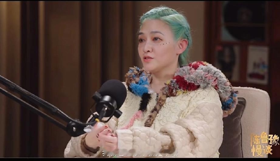 范晓萱说:“我很早之前就是不婚不生主义的人。”现在范晓萱还是如此，她说未来剩自己