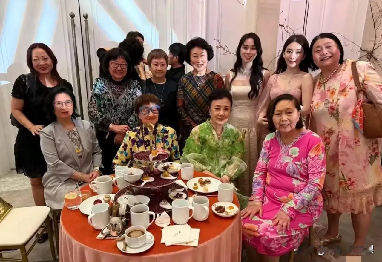 方媛啊，方媛，这是彻底的跨越了阶级！谁能想到一个普通名不经传的县城女孩如今也