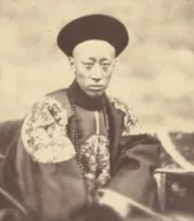 1850年，道光皇帝驾崩，在王公贵族的见证下，内务大臣文庆将“正大光明”牌匾后的