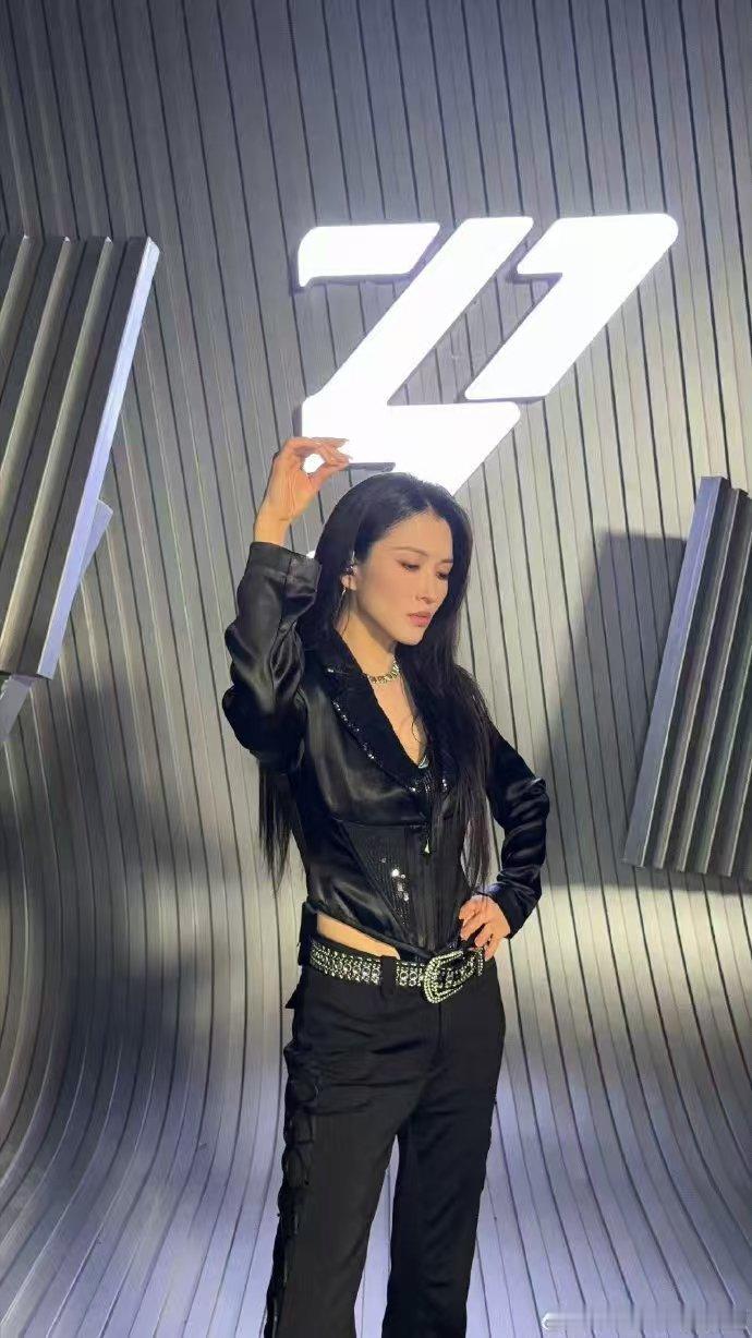 徐洁儿回应浪姐小考第一就这个雨爱组太燃啦！徐洁儿惊喜感恩回应第一，和队友磨细节