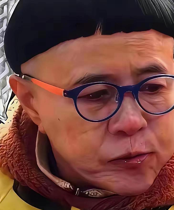 刘纯燕的锅盖头，二十年没变过样。每隔二十天，她得坐飞机去另一个省剪一次。原因
