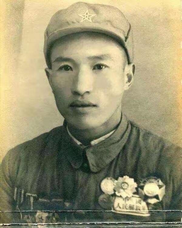 1951年，志愿军最猛连长毛张苗，带一个连穿插30公里连撕13道防线，逼敌人2个