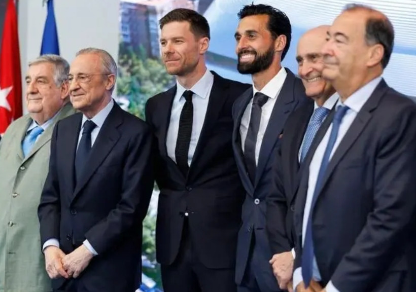 阿韦洛亚不愧为弗洛伦蒂诺的宠儿，真是会拍马屁！在皇马2：0莱万特的赛后，阿韦洛