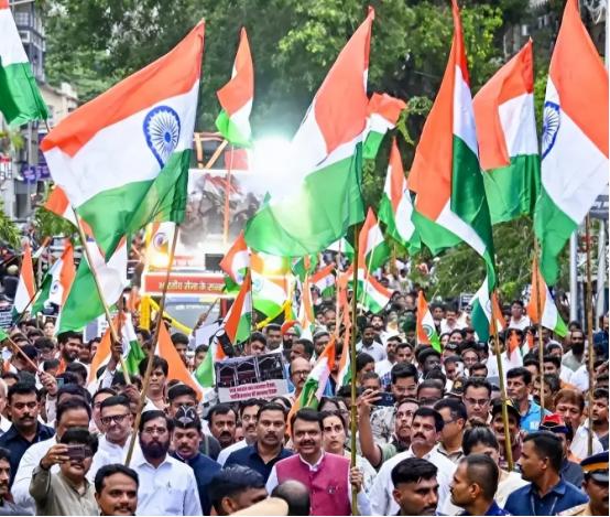 印度用人民币买俄罗斯石油，但这钱从哪来的？其实，印度不仅有钱买俄罗斯石油，还能买