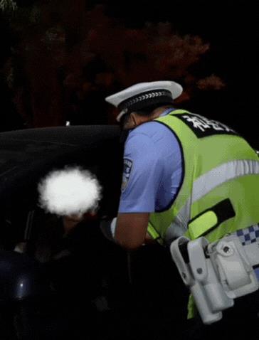 彻底解释不清了！安徽马鞍山，女子吃荔枝后开车，结果，刚上路就被交警拦下，竟然检测