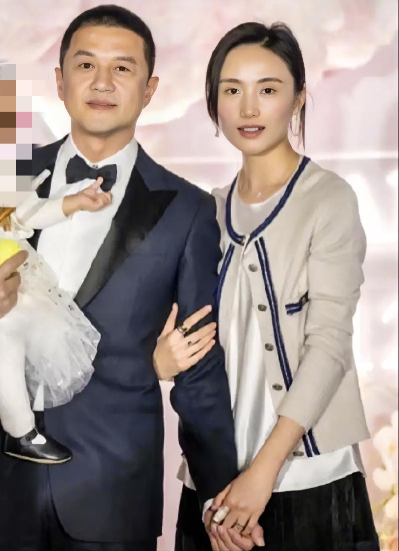 还是要多读书啊！文化人离婚官宣也与众不同，学士学位，读过EMBA,的李亚鹏，他