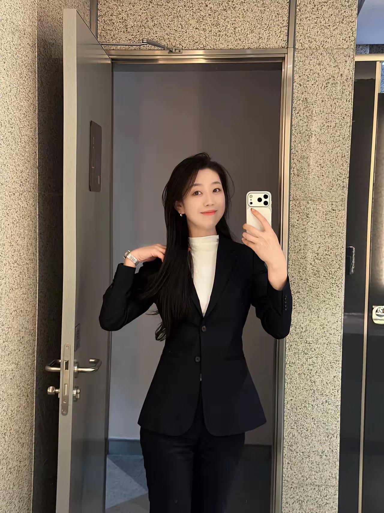 男人想要讨得女人欢心，是有必要耍些心机的，要充分利用女人的这些小心思，让她对你上