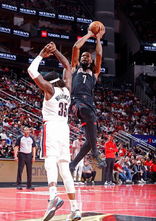 北京时间11月28号，与勇士队的比赛结束之后，火箭队会休息2天，再战爵士。火箭队