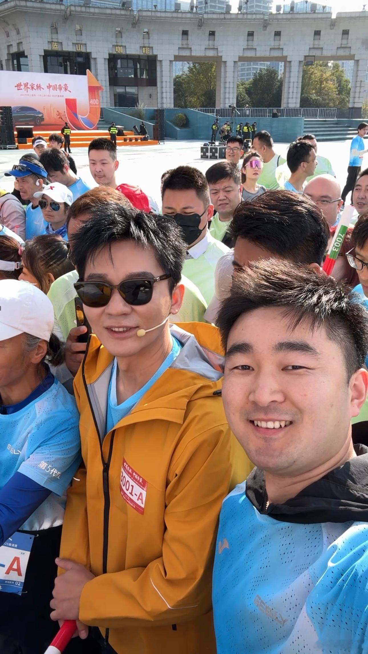 感觉李晨有老人味了没有啊，我前两天刚跟他一起跑步呢，他的脸可比我小太多了感觉李晨