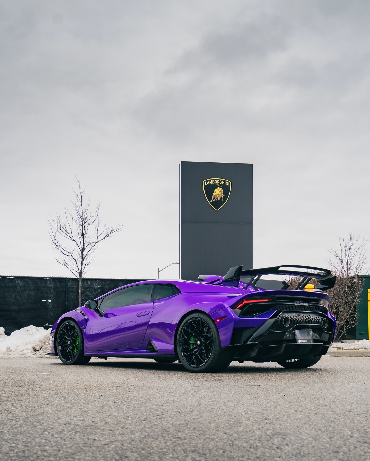 性能，被重新构想为个人表达，个性定义了每一个细节。兰博基尼Huracan豪车超跑