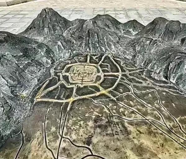 北京暴雨，内蒙古洪水，成都冰雹，江浙沪台风，还有地方在干旱。相对来说哪个城市更好