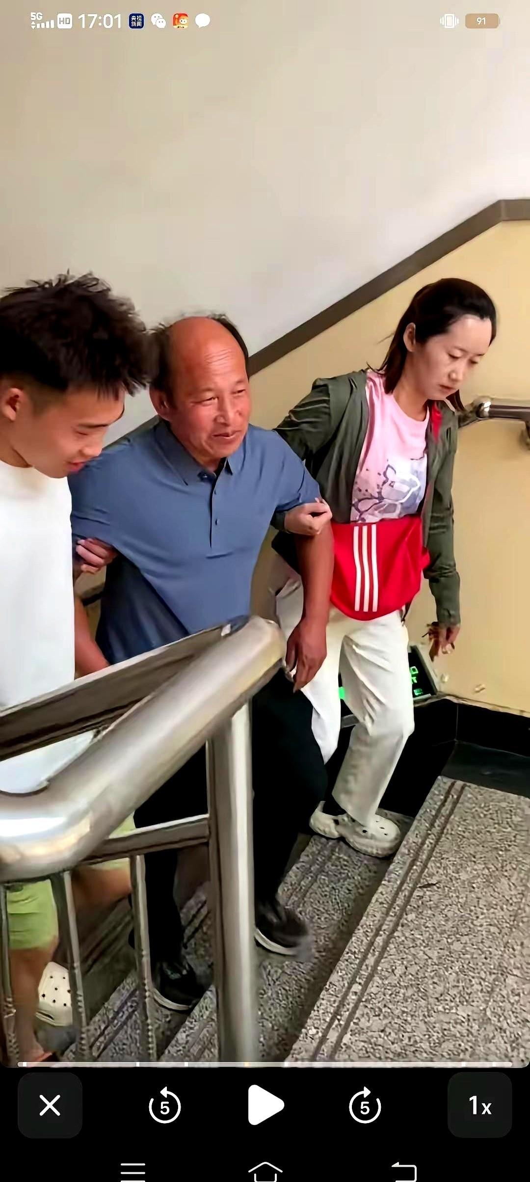 “完了，动不了了。”男人在地里干活，一腿突然没了知觉，整个人直挺挺地就栽了下去
