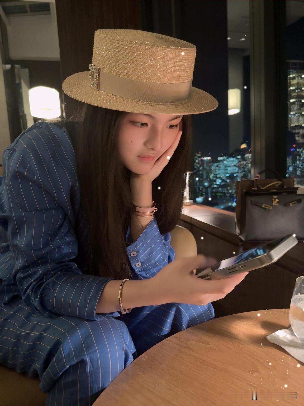 妈妈有钱王诗龄，爸爸有钱陆依萍，在娃哈哈宗馥莉事件之后，这句话的含金量还在上升～