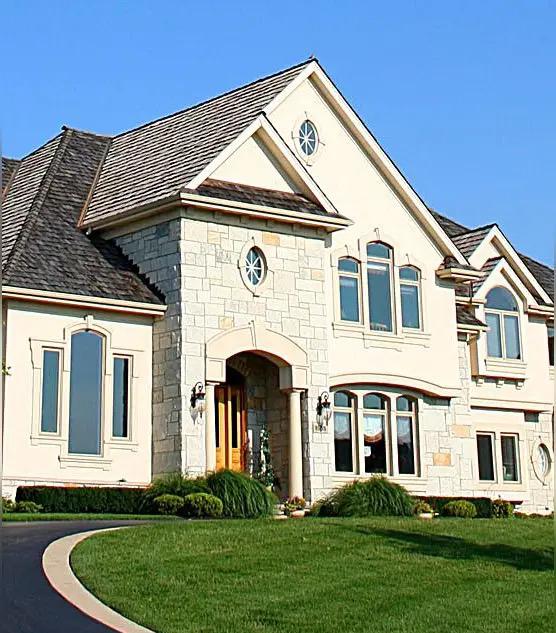 现在值不值得买房呢，听听经济学家怎么说这几年大家面对买房一直持