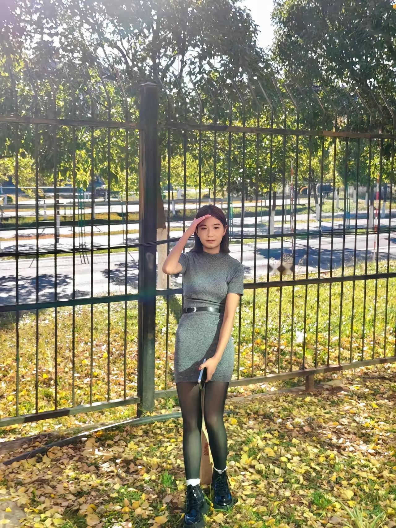 好看又养眼，魅力挡都挡不住。温婉大方的美女超级迷人美女风韵迷人无惧年