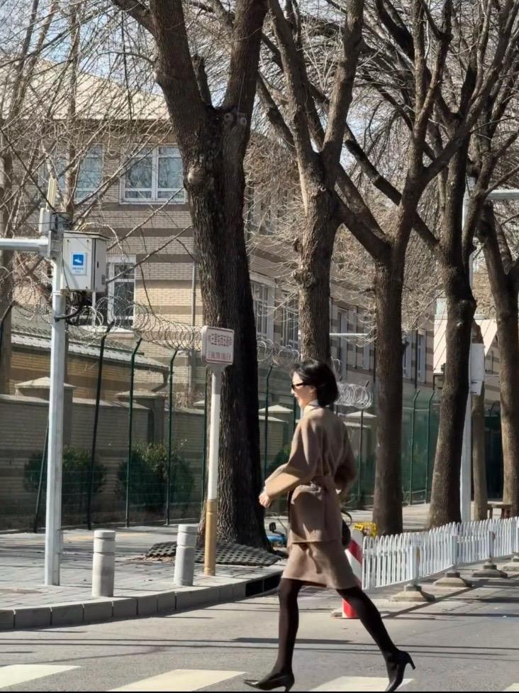 姐回来了 过年七天，油头垢面，与世无争。今天往镜子前一站：嚯，这谁？ ...