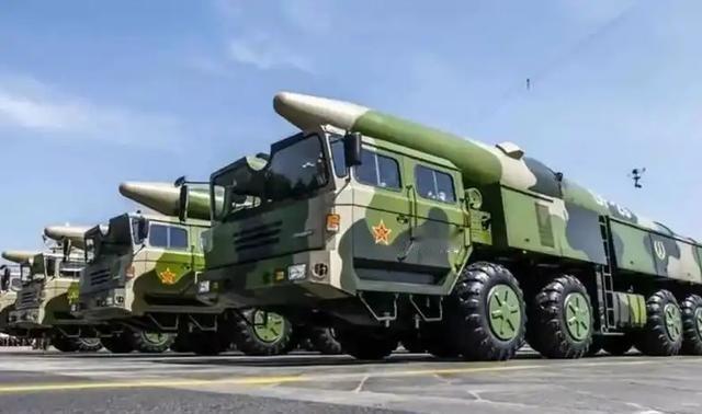 一旦战争爆发，14亿人每个人捐1000块钱，够打多久的现代化战争？14亿人每人捐