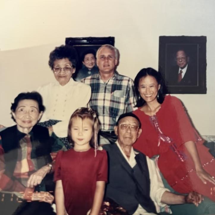 张学良夫妇晚年和家人，一张罕见的合影，这张照片拍摄于上世纪90年代中后期，地点在
