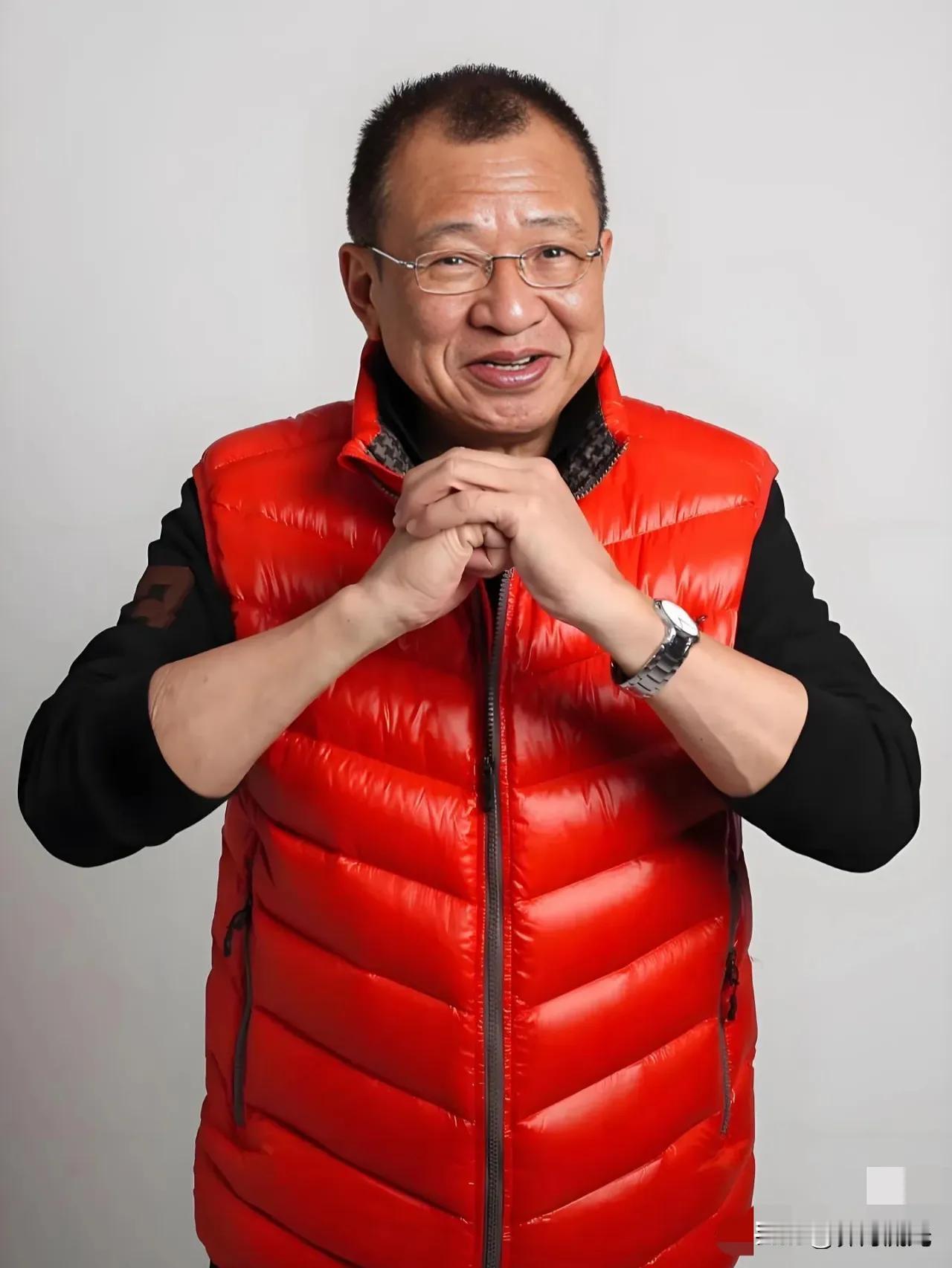 首先得澄清,许绍雄并没有离世,网上相关传言是不实消息,咱们要先做到不信谣、不传谣