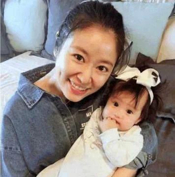 林心如霍建华的女儿好漂亮！