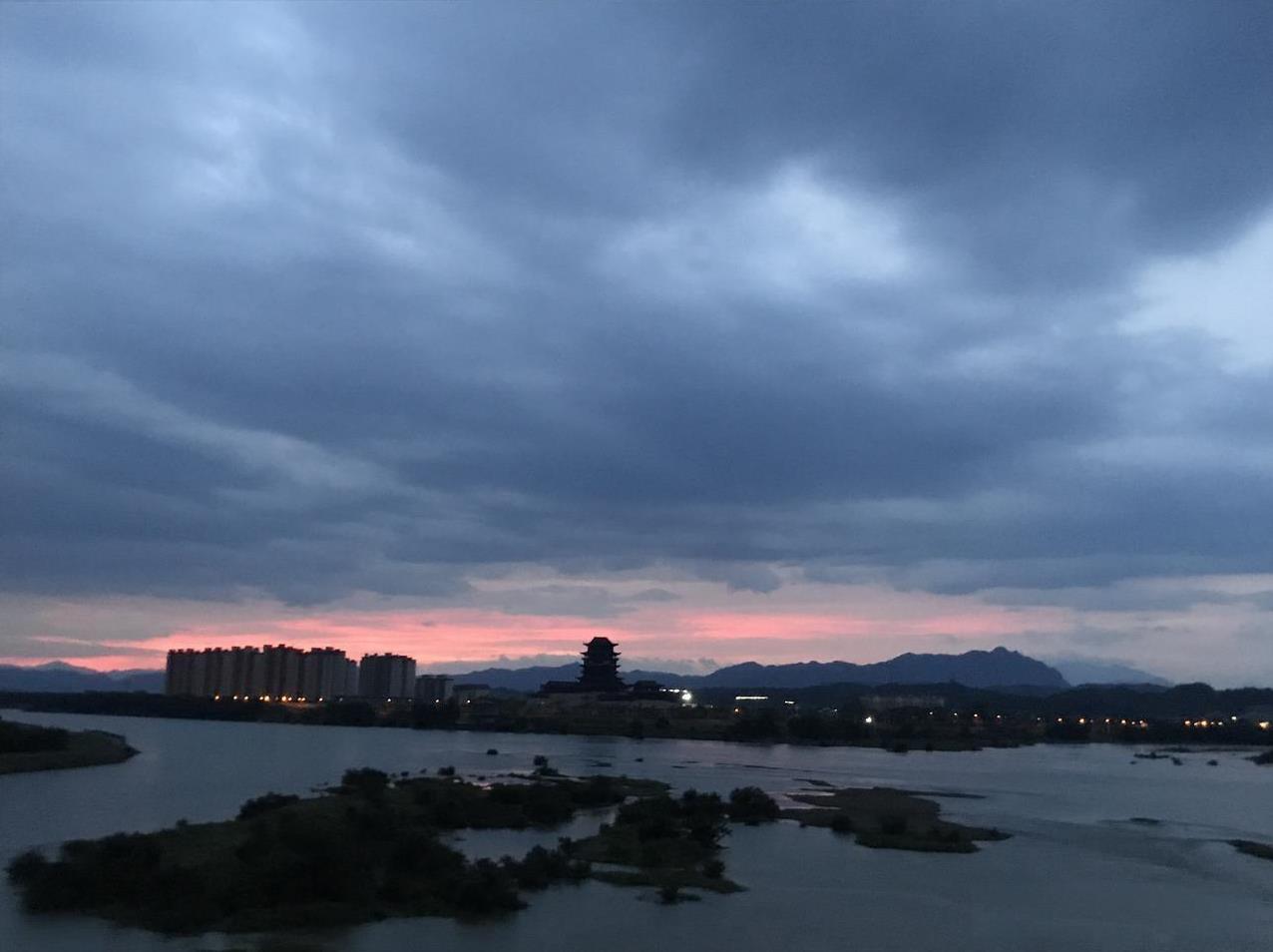 观察发现：单位里新人最容易吃亏的一点，莫过于珍惜每一次机会，努力给领导同事留