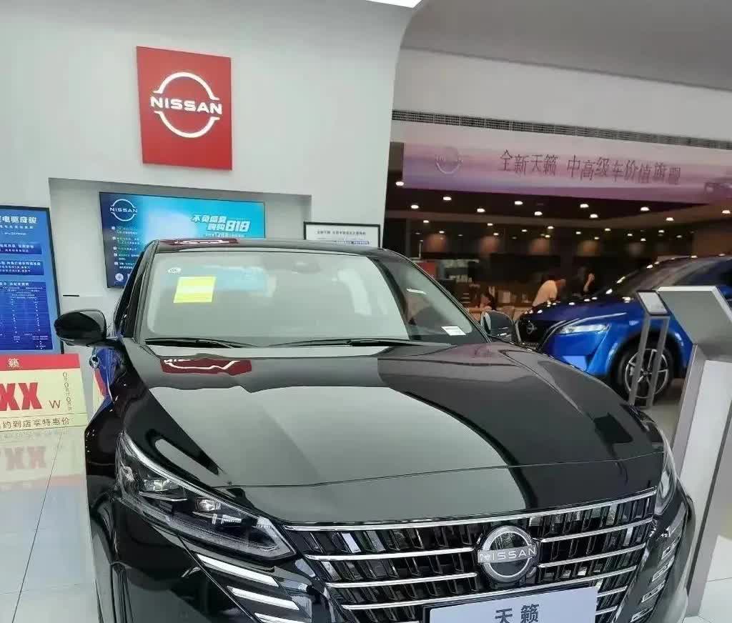 日产豪华大沙发“崩盘了”，直跌至10万，2.0T爆243马力，舒适度不输奔驰E级