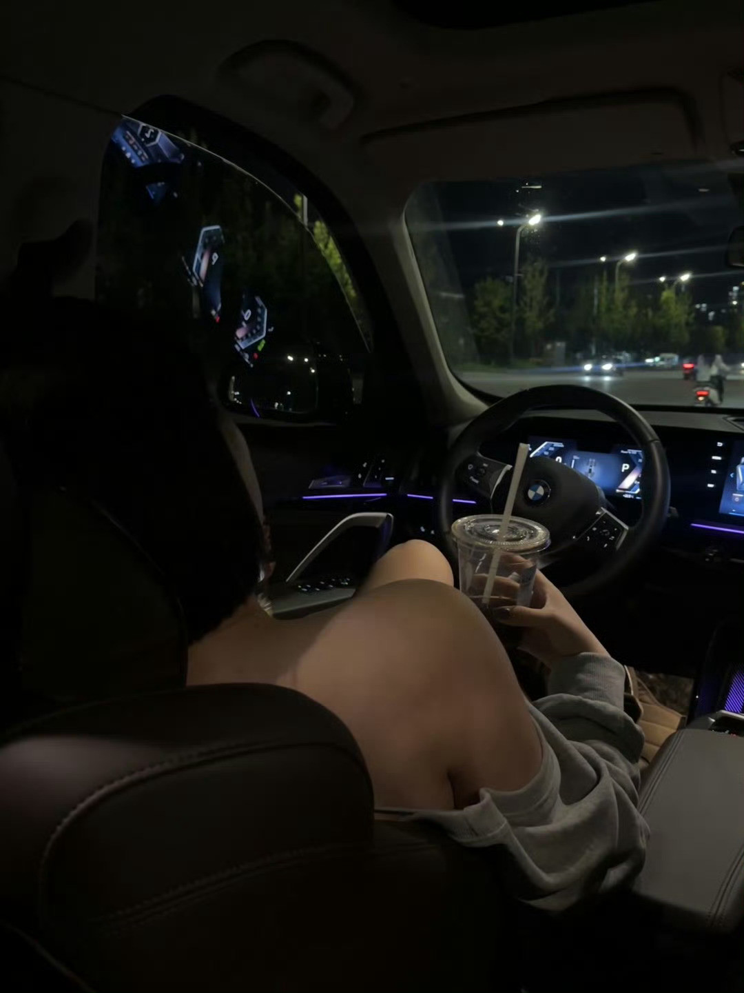 你们谈恋爱都不公开是吧谈到你男朋友可别怪我