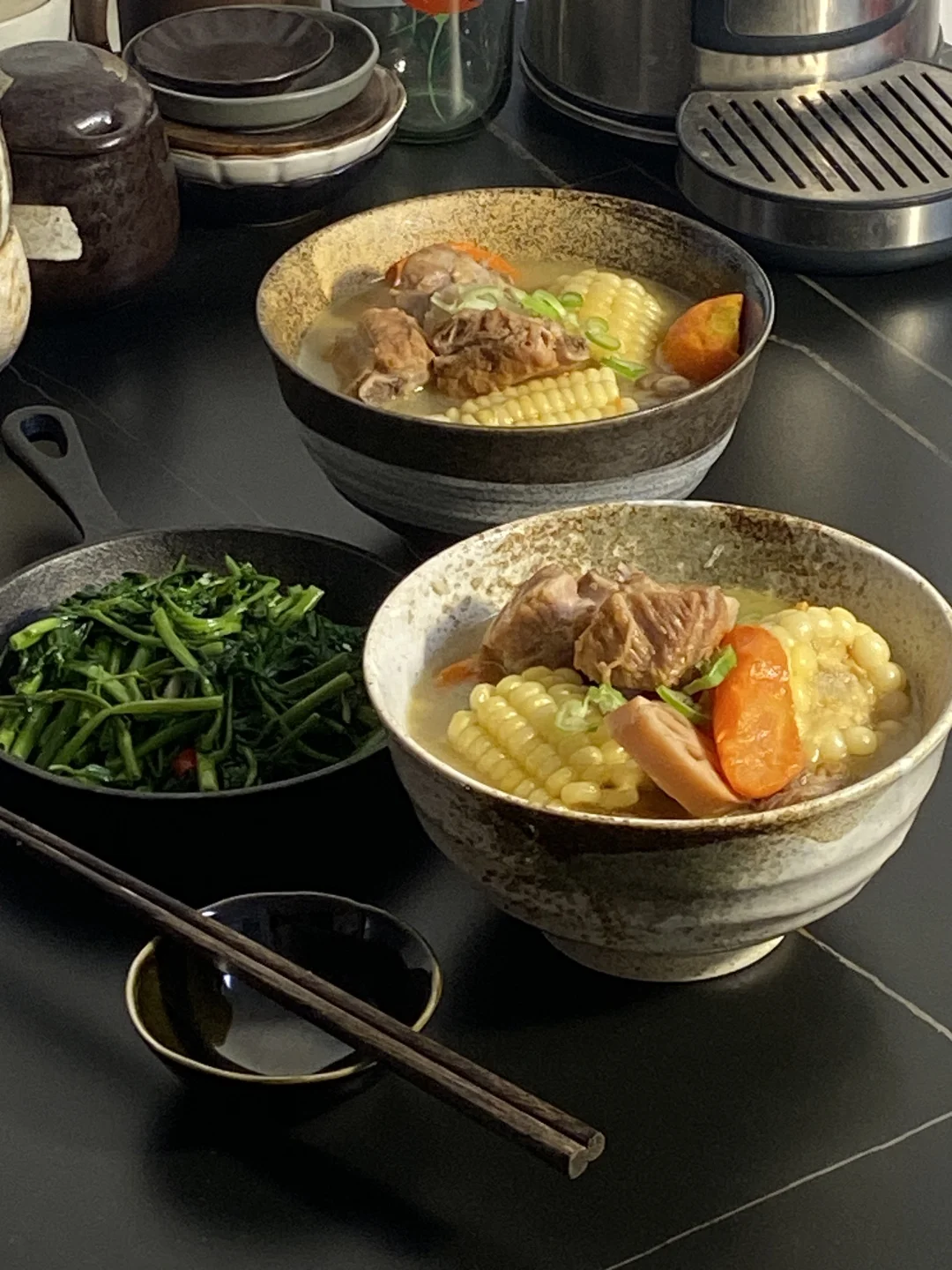 天冷一碗排骨玉米汤🥢