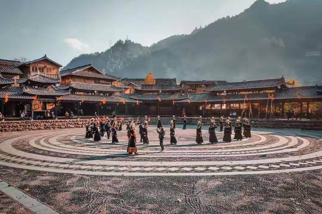 去贵州之前，我以为自己是去治愈的。回来之后只想说：普通人别轻易去。从贵州回来