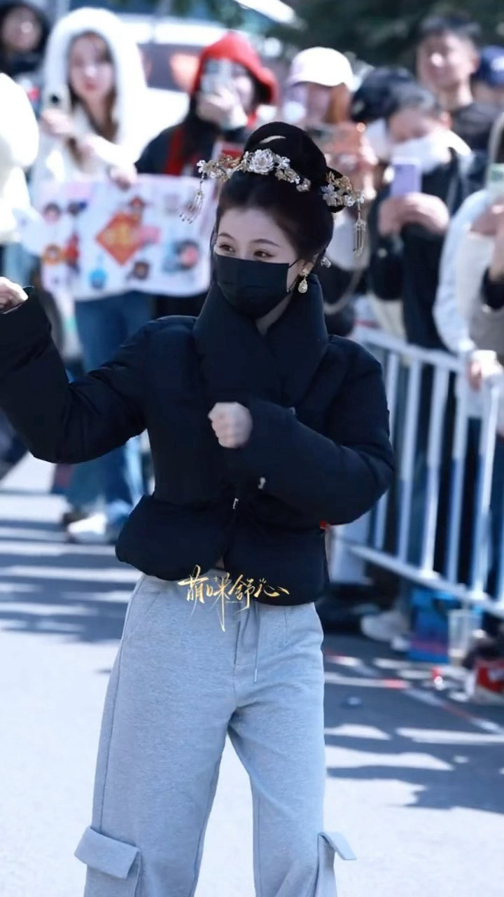 ✊🏻🫶🏻🤜🏻🤛🏻👊🏻