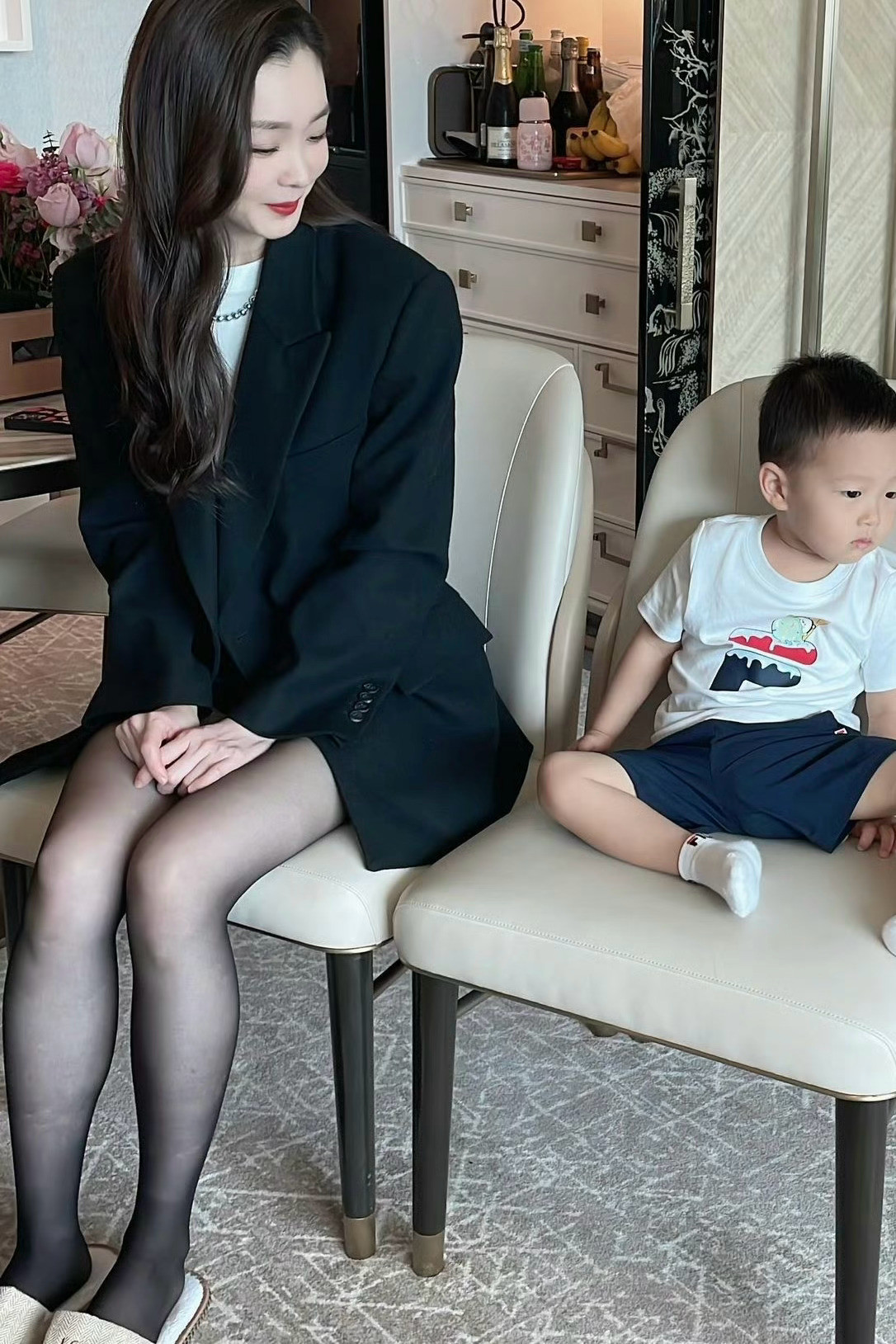 宋轶私下也爱穿黑丝