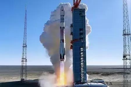 吉尔吉斯斯坦的首颗卫星，发射升空了。搭载的火箭：SpaceX的猎鹰9号。